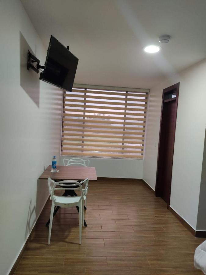 Hospedaje El Girasol Tababela Quito Exterior foto