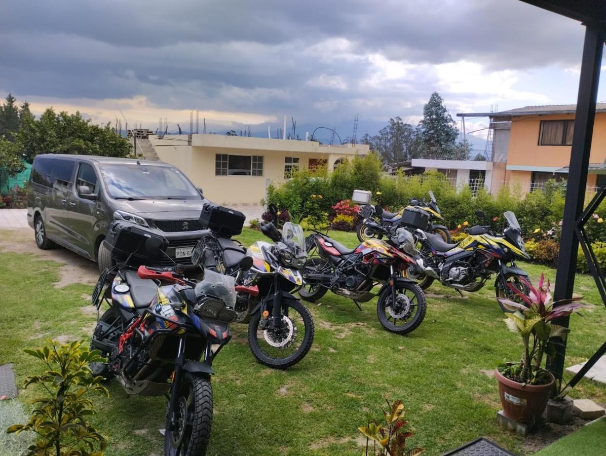 Hospedaje El Girasol Tababela Quito Exterior foto